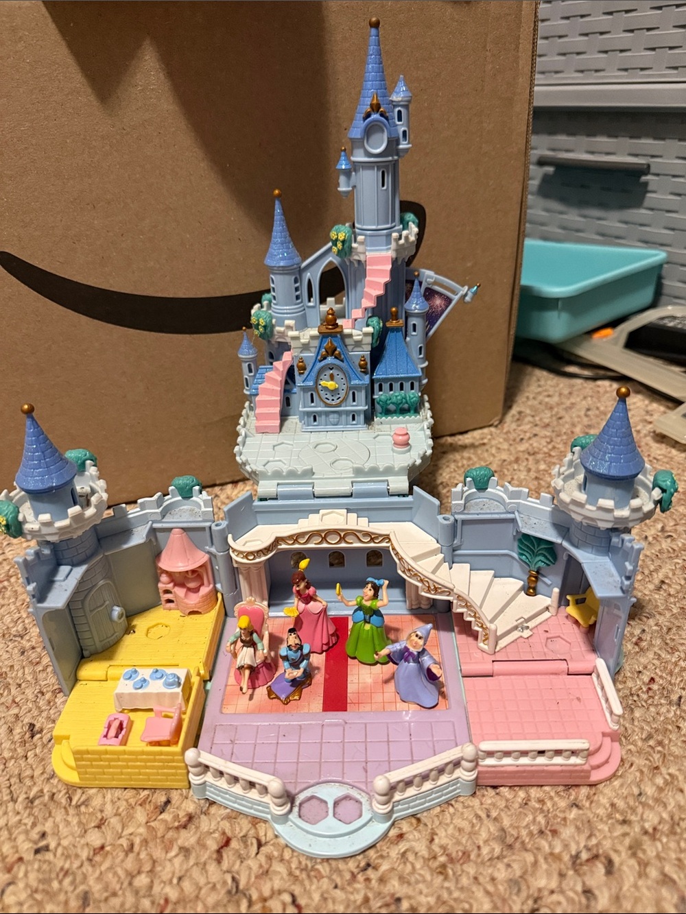 Disney Castle bluebird poly pocket Playset in Blue, Pink, Yellow and Purple